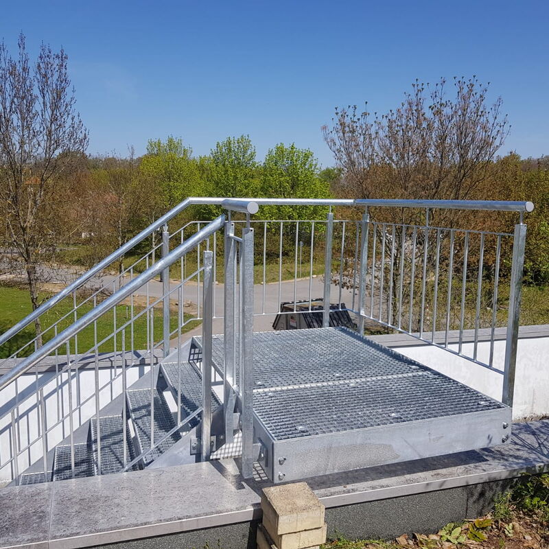 Treppenbau Treppe Blankenburg Metall Geländer Chrom Teufelsbad